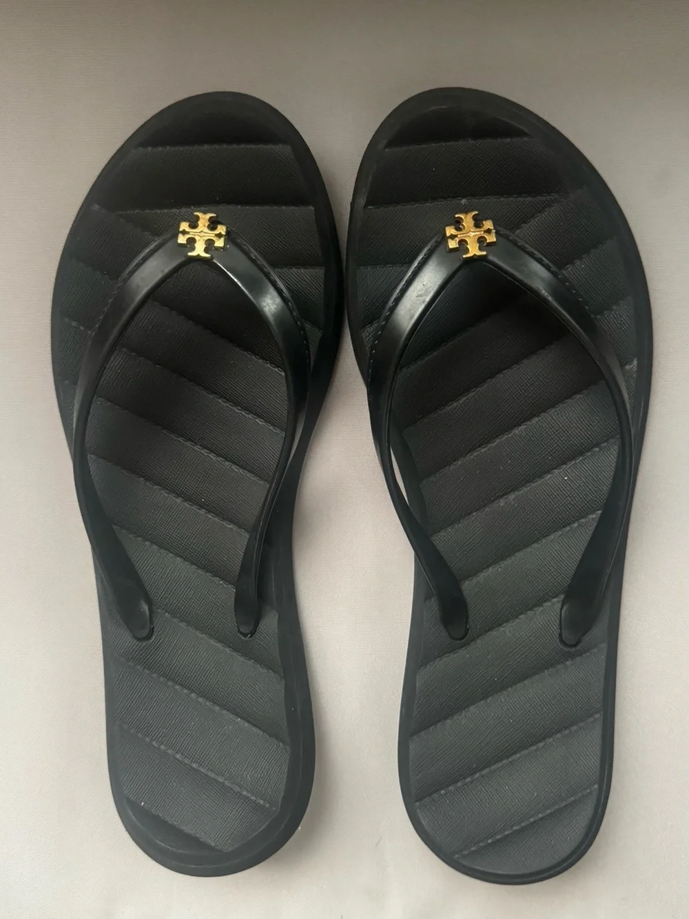 Tory Burch Kira Flip Flop (Women) 9 fits smaller 7-7.5 Tory Burch black Women